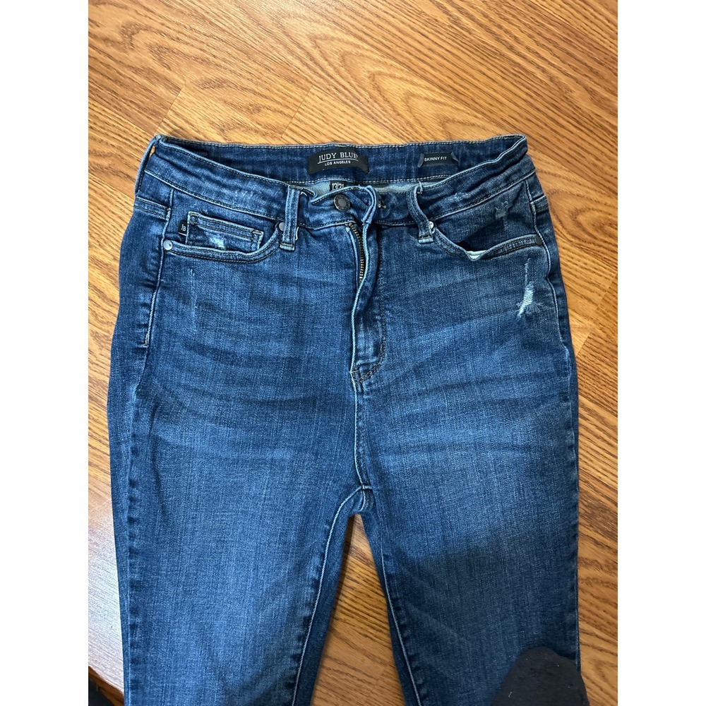 Judy Blue Skinny Jeans Dark Wash Raw Frayed Hem Distressed Size 13/31 JB88417 - Picture 3 of 6